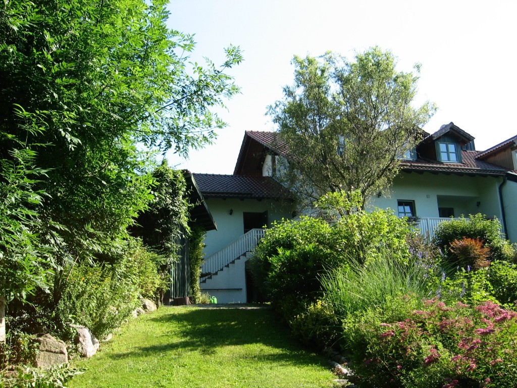 Unser Haus aus einer anderen Perspektive - wohin Sie auch schauen, rund um nur intakte Natur