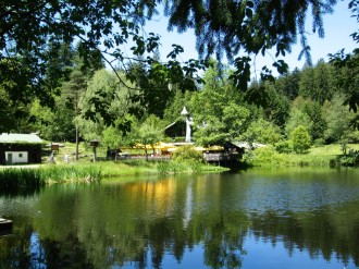hier finden Sie einen Tourenvorschlag für eine gemütliche Tagestour (12 km) mit ausgiebiger Rast im Gasthaus Schwellhäusl - klicken Sie einfach auf den Link "Schwellhäusl im Sommer"