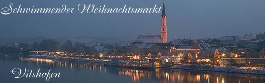 Panoramablick auf den "Schwimmenden Weihnachtsmarkt" - dahinter die Altstadtkulisse von Vilshofen Panoramablick auf den "Schwimmenden Weihnachtsmarkt" - dahinter die Altstadtkulisse von Vilshofen